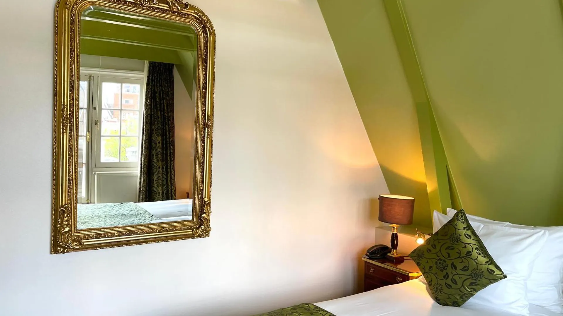 Ambassade Hotel Amsterdam 4*,