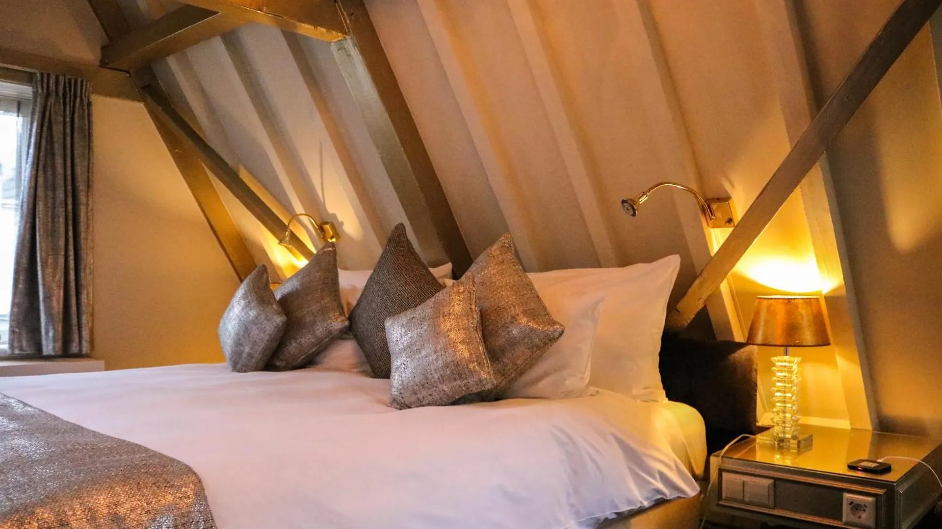 Ambassade Hotel Amsterdam 4*,